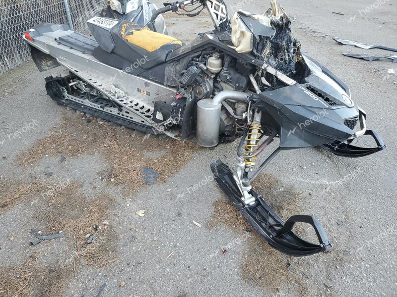 BOMBARDIER SNOWMOBILE 2009 black   2BPSMN9B59V000178 photo #1