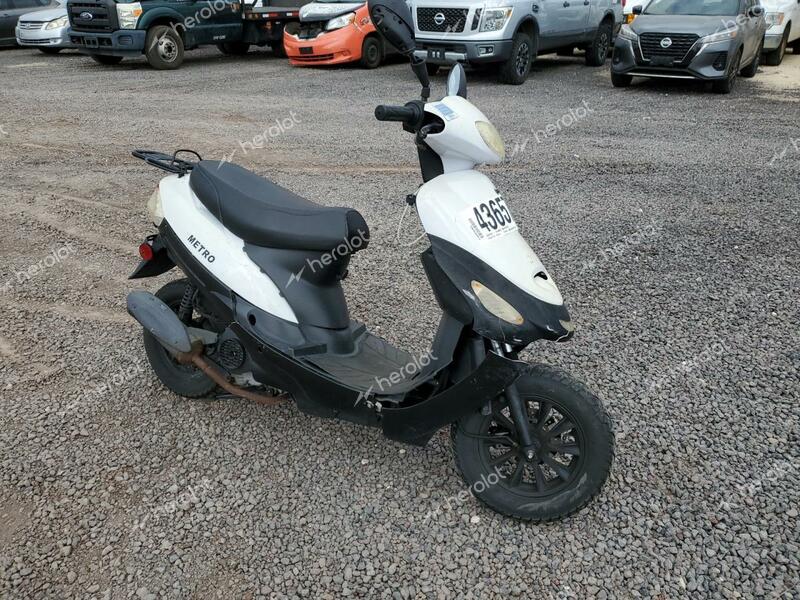 BAOD MOPED 2022 white   L2BB9MCA0NB117030 photo #1