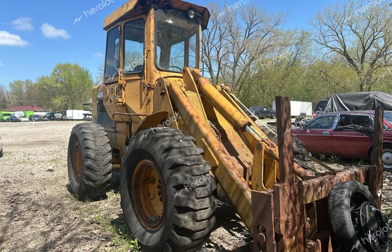 JOHN DEERE 444 1980 yellow   444C350282T photo #1