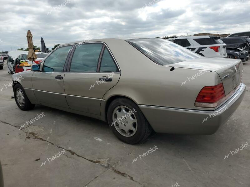 MERCEDES-BENZ 400 SEL 1993 gold  gas WDBGA43E3PA111915 photo #3