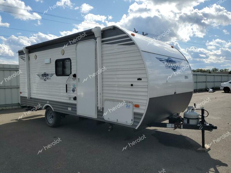 WILDWOOD SHASTA 2022 silver   5ZT2SSGC9ME015862 photo #1