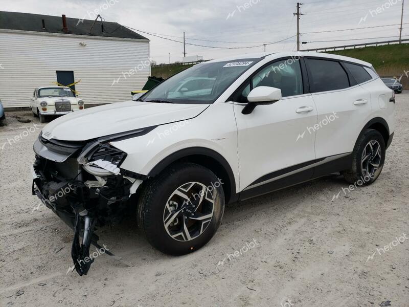 KIA SPORTAGE L 2024 white  gas KNDPUCDF4R7236898 photo #1