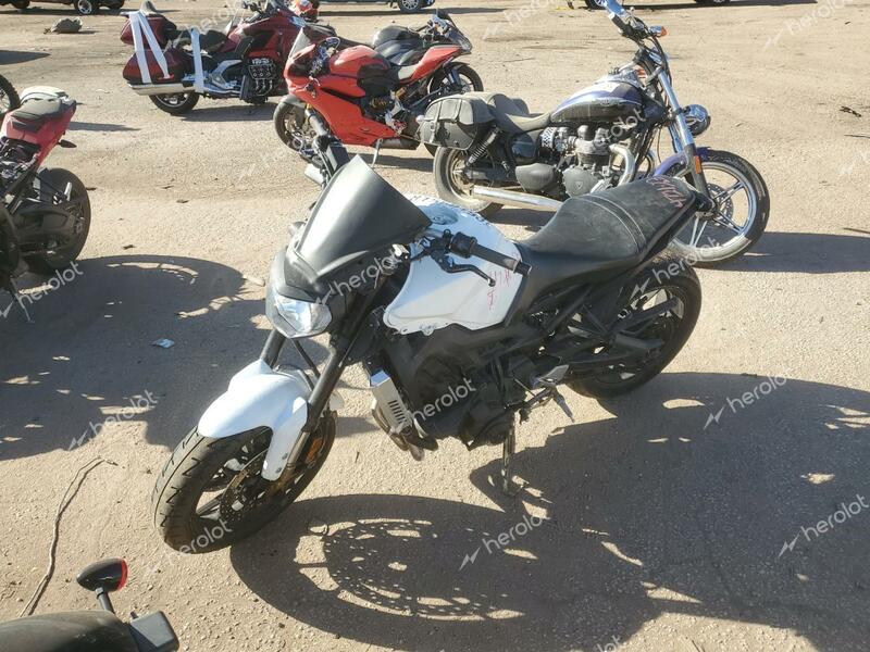 YAMAHA FZ09 2016 white road/str gas JYARN33E6GA009612 photo #3