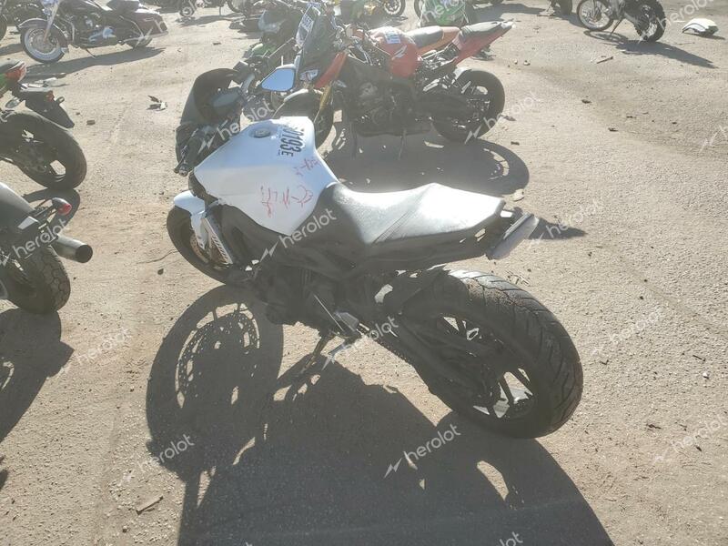 YAMAHA FZ09 2016 white road/str gas JYARN33E6GA009612 photo #4