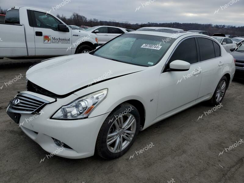 INFINITI Q40 2015 white  gas JN1CV6AR6FM522375 photo #1