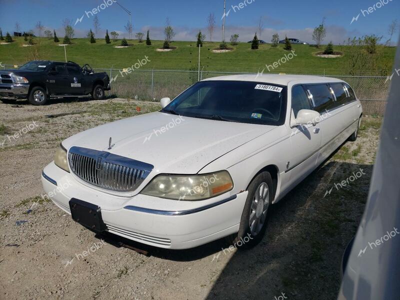 LINCOLN TOWN CAR E 2006 white limousin gas 1L1FM88W46Y620055 photo #1