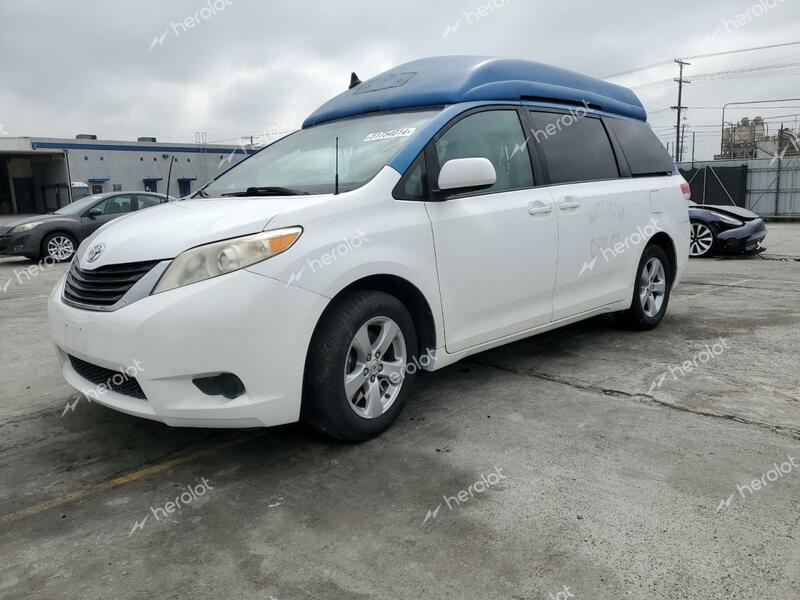 TOYOTA SIENNA LE 2011 white sports v gas 5TDKK3DC9BS003391 photo #1