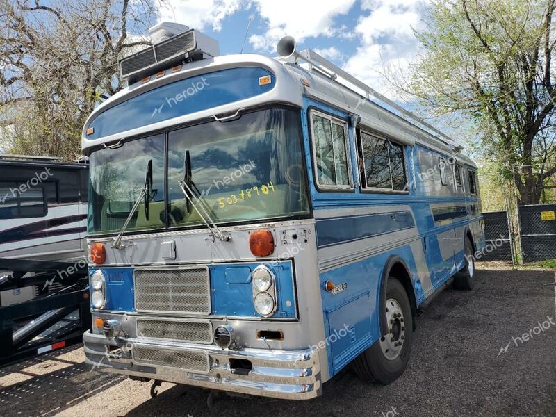 BLUE BIRD SCHOOL BUS 1979 blue   F44460 photo #3