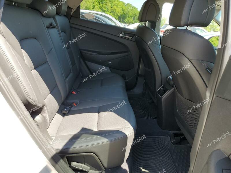 HYUNDAI TUCSON 2018 silver  gas KM8J3CA27JU666016 photo #4