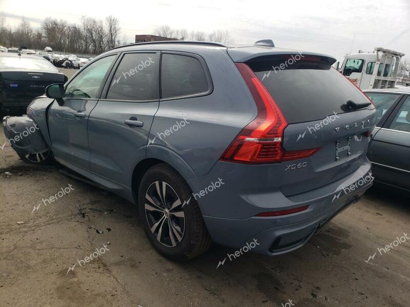 VOLVO XC60 CORE 2024 blue  gas YV4L12RK4R1744473 photo #3