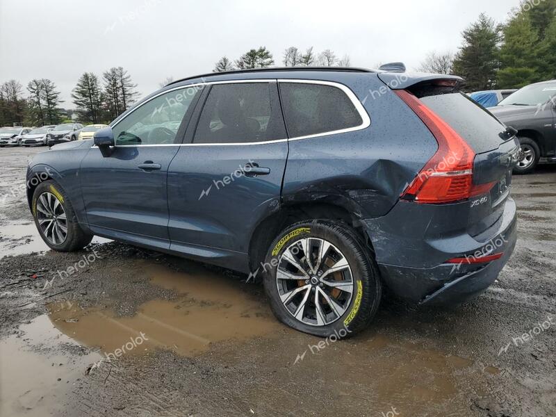 VOLVO XC60 CORE 2023 blue  gas YV4L12RV9P1219237 photo #3