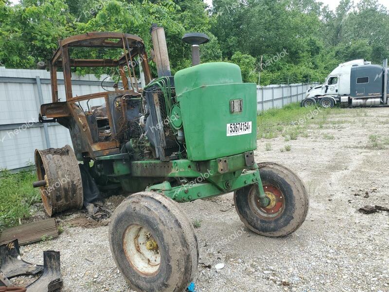 JOHN DEERE TRACTOR 1980 green   4240H027828RW photo #1