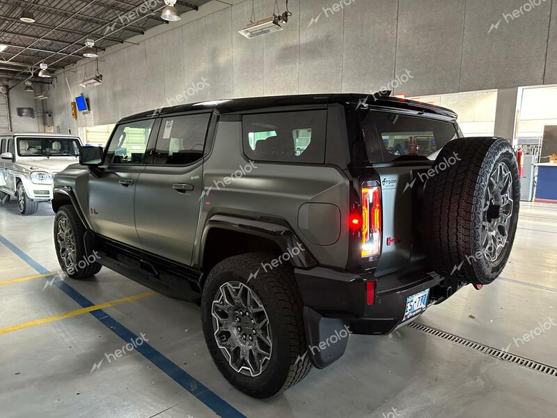 GMC HUMMER SUV 2024 green  electric 1GKB0RDC1RU103584 photo #4