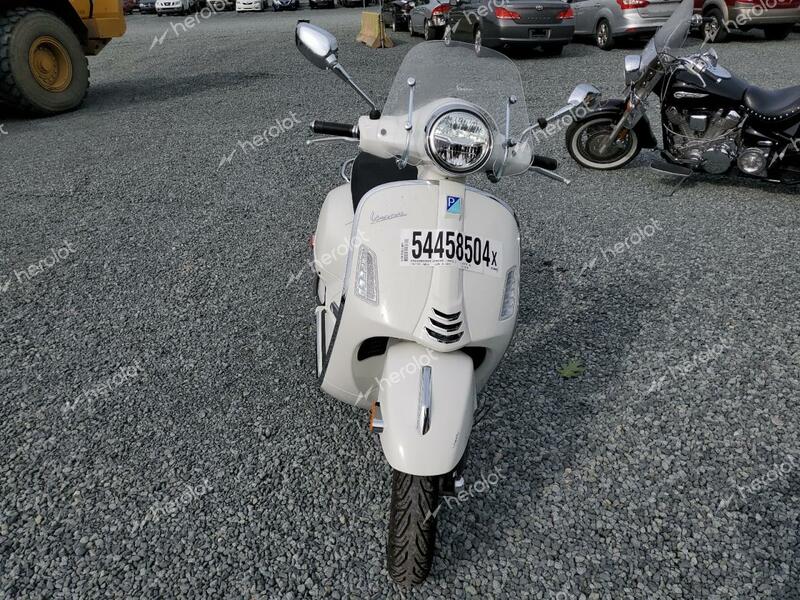 VESPA GTS/SEI GI 2024 white  gas ZAPMD39M5R5200786 photo #3