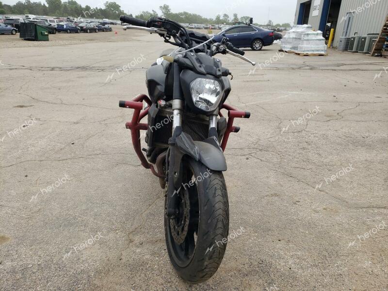 YAMAHA FZ07 2016 black  gas JYARM06E2GA007854 photo #3