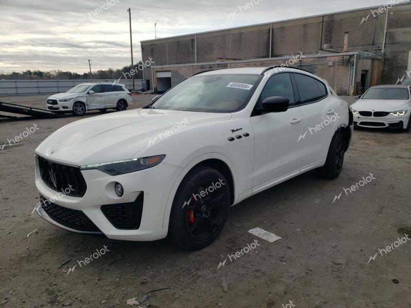 MASERATI LEVANTE MO 2022 white  gas ZN661YUM3NX398921 photo #1