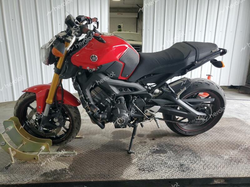 YAMAHA FZ09 2014 red road/str gas JYARN33E5EA002275 photo #4