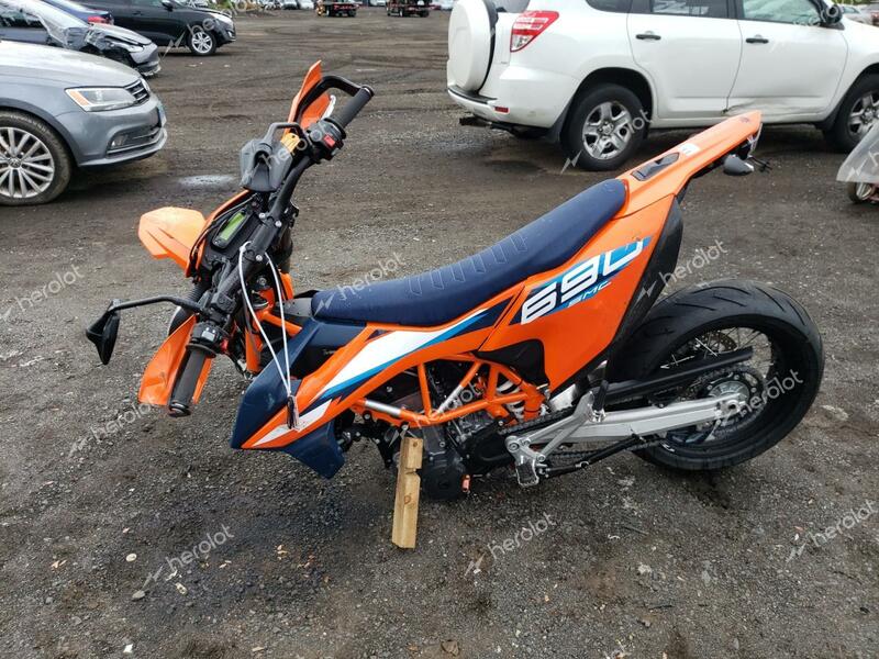 KTM 690 SMC R 2024 orange  gas VBKLSV40XRM762867 photo #4