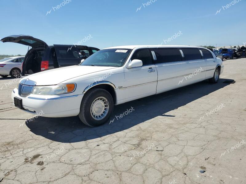 LINCOLN TOWN CAR E 2001 white  gas 1L1FM81W31Y625332 photo #1