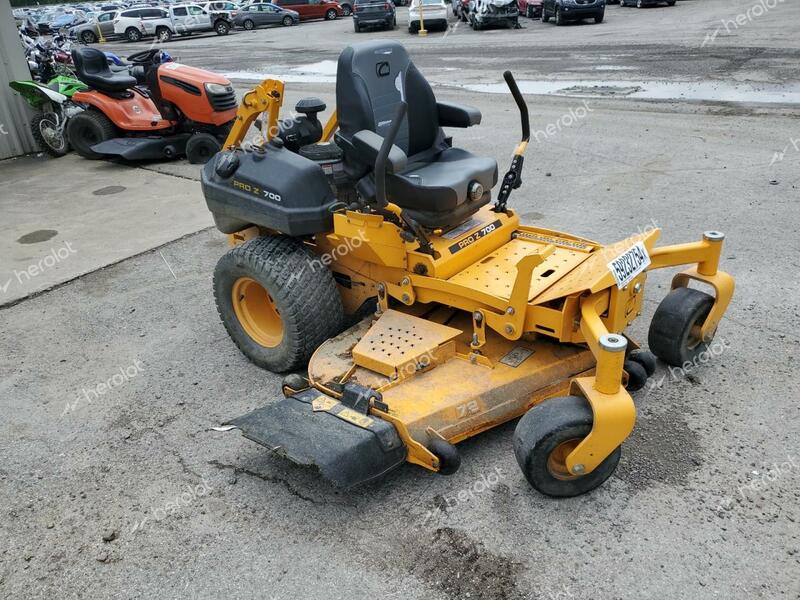 CUB LAWN MOWER 2019 yellow   1J228H70003 photo #1