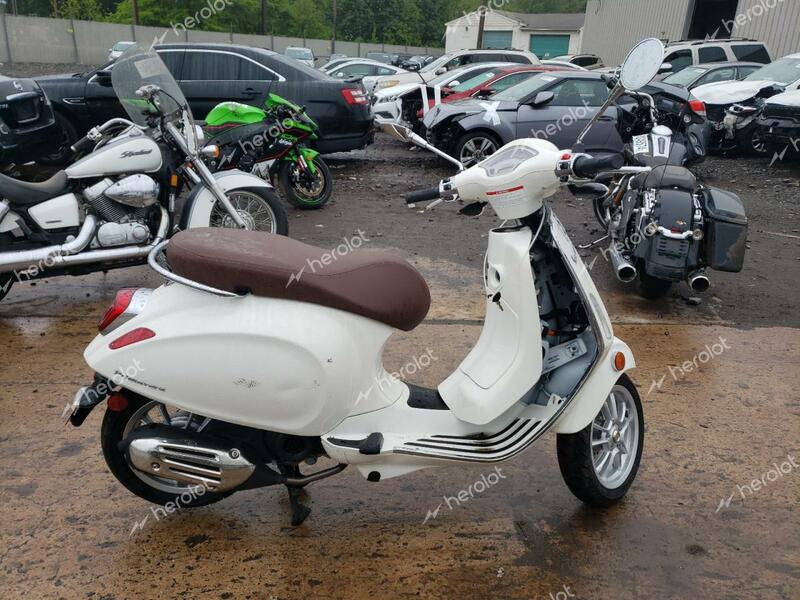 VESPA PRIMAVERA/ 2022 white  gas ZAPCA06B0N5103575 photo #1