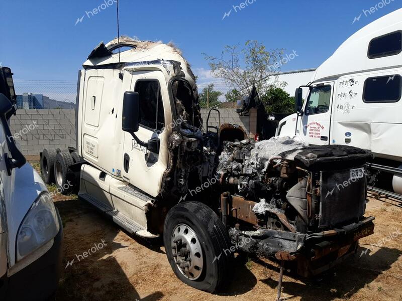 FREIGHTLINER CASCADIA 1 2011 white tractor diesel 1FUJGLDR5BSAY5172 photo #1