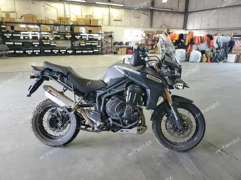 TRIUMPH MOTORCYCLE TIGER EXPL 2015 silver  gas SMTF03XK9FJ706696 photo #1