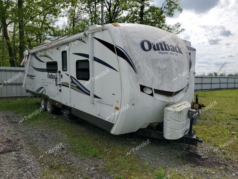 OUTB TRAVEL TRL 2012 white   4YDT29223CB451486 photo #1