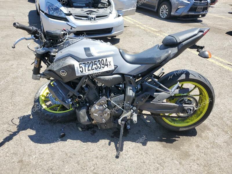 YAMAHA FZ07 2016 gray  gas JYARM06E3GA010164 photo #4