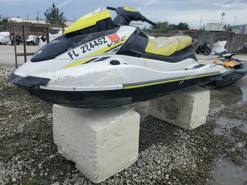 YAMAHA VXC 2021 yellow   YAMA1745C121 photo #3