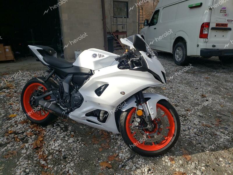 YAMAHA YZFR7 2023 white  gas JYARM38E2PA006685 photo #1