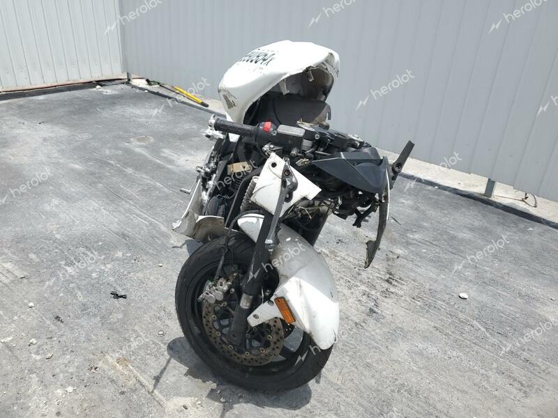 HYOSUNG GT250 R 2015 white racer gas KM4MJ6275F1700723 photo #3