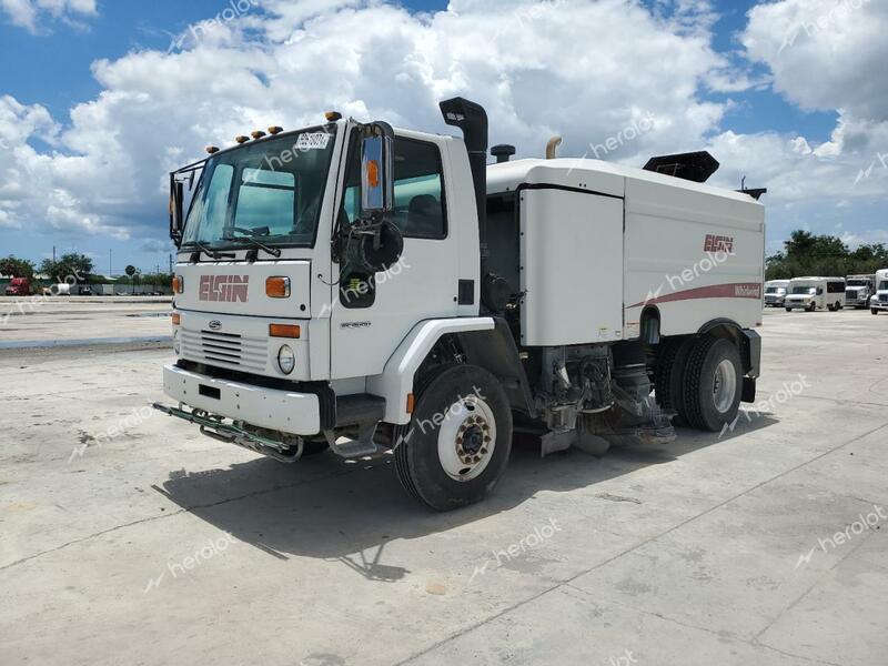 STERLING TRUCK SC 8000 2007 white tilt cab diesel 49HAADBV67DX58069 photo #3