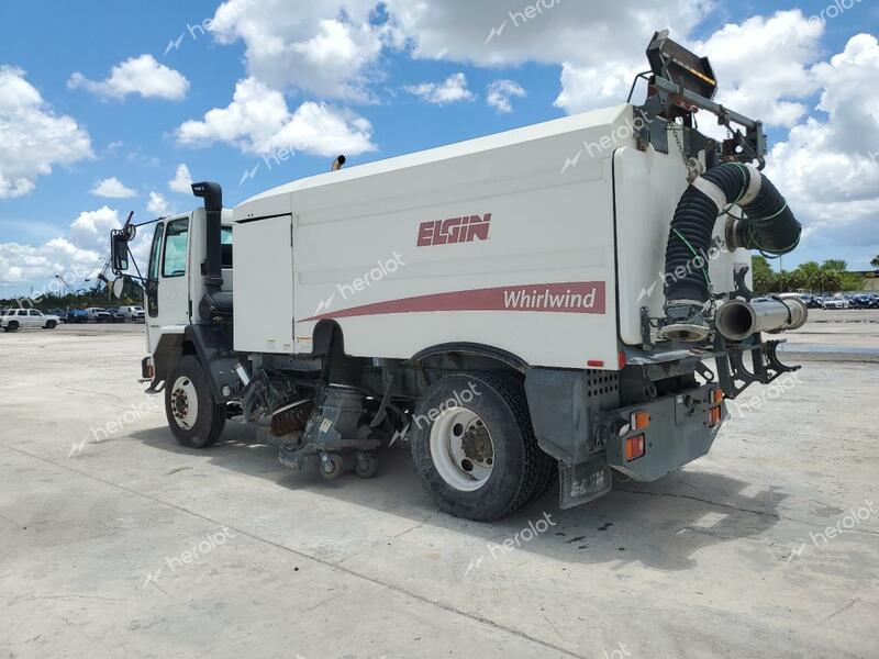 STERLING TRUCK SC 8000 2007 white tilt cab diesel 49HAADBV67DX58069 photo #4