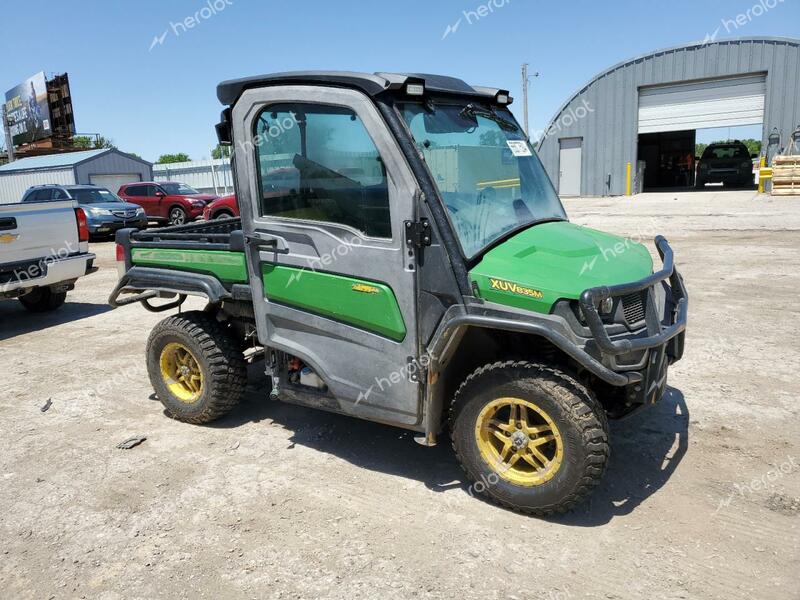 JOHN XUV835R 2019 green   1M0835MDTKM020666 photo #1