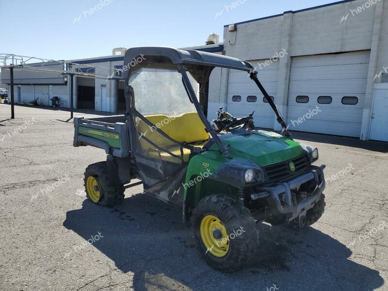 JOHN DEER GATOR 2015 green   1M0825GSAFM100786 photo #1