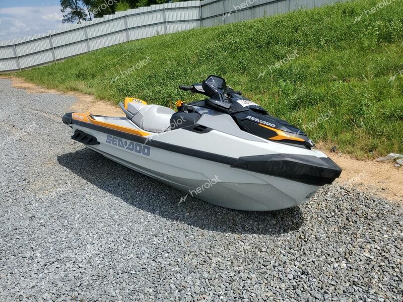 BOMBARDIER JETSKI 2022 black   YDV51992A222 photo #1