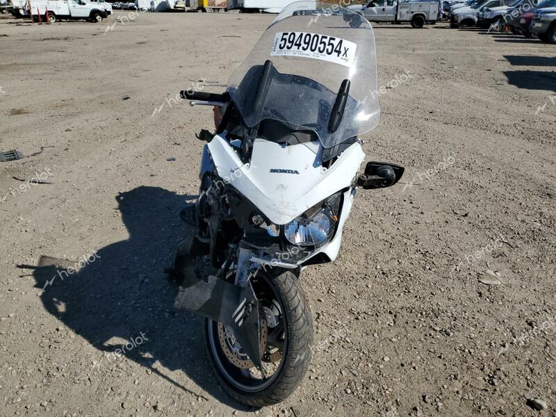 HONDA ST1300 P 2009 white  gas JH2SC51789K600606 photo #3