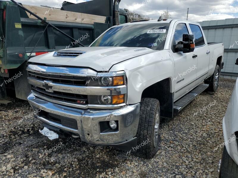 CHEVROLET SILVERADO 2019 white  diesel 1GC1KTEY2KF122941 photo #1