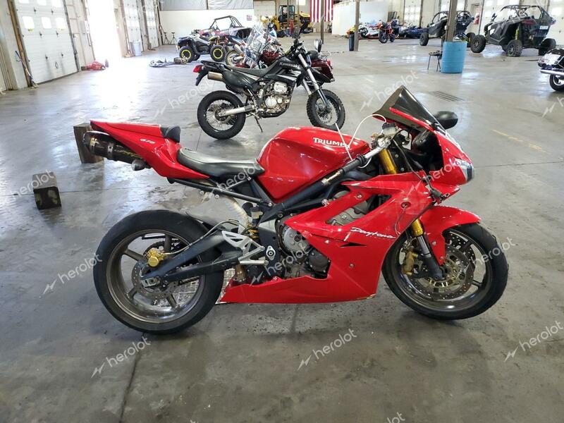 TRIUMPH MOTORCYCLE DAYTONA 67 2006 red  gas SMTD00NS36J269268 photo #1