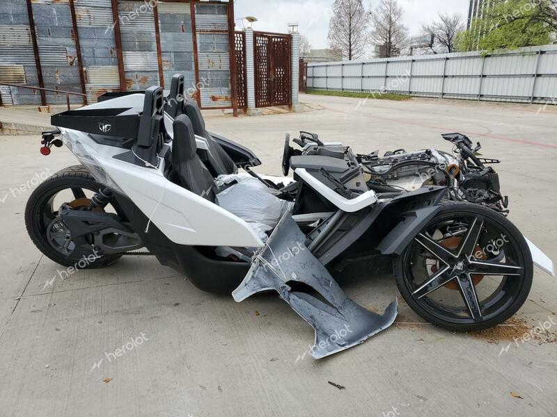 POLARIS SLINGSHOT 2019 white  gas 57XAAPFA9K8134995 photo #1