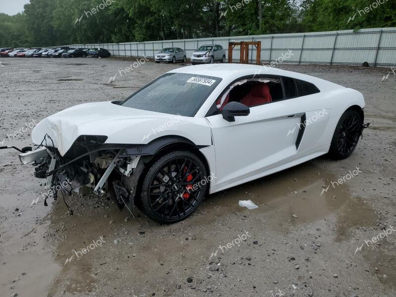 AUDI R8 2018 white  gas WUABAAFX5J7902445 photo #1