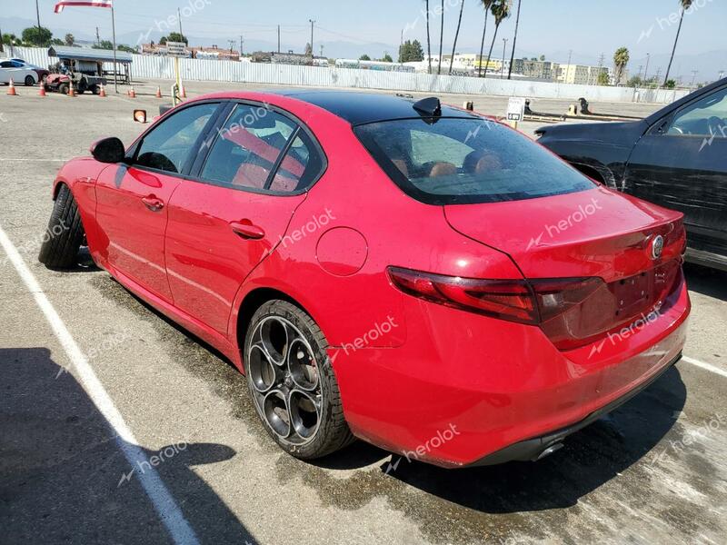 ALFA ROMEO GIULIA SUP 2022 red  gas ZARFAMBN8N7653297 photo #3