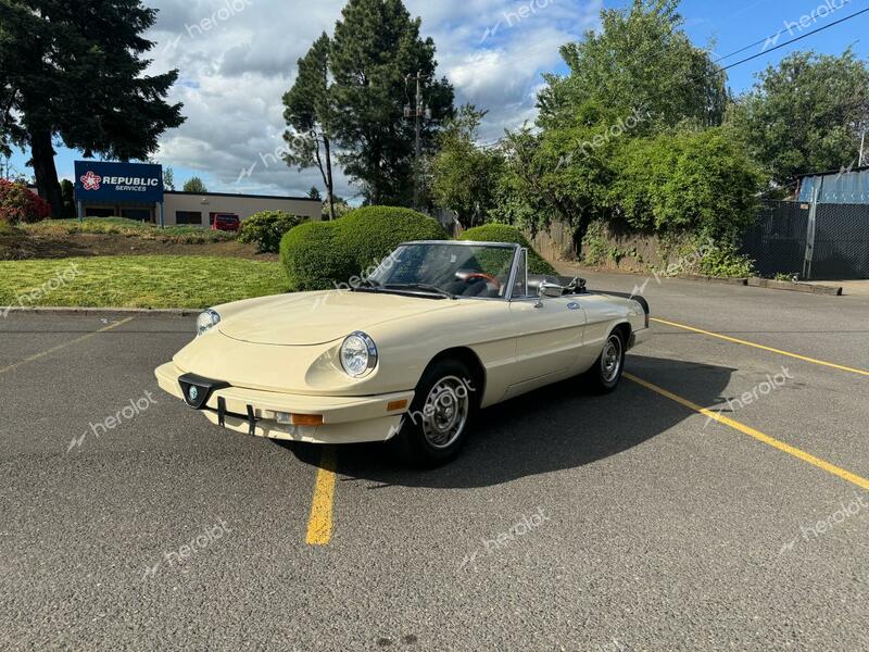 ALFA ROMEO VELOCE 200 1985 cream roadster gas ZARBA5415F1020937 photo #3