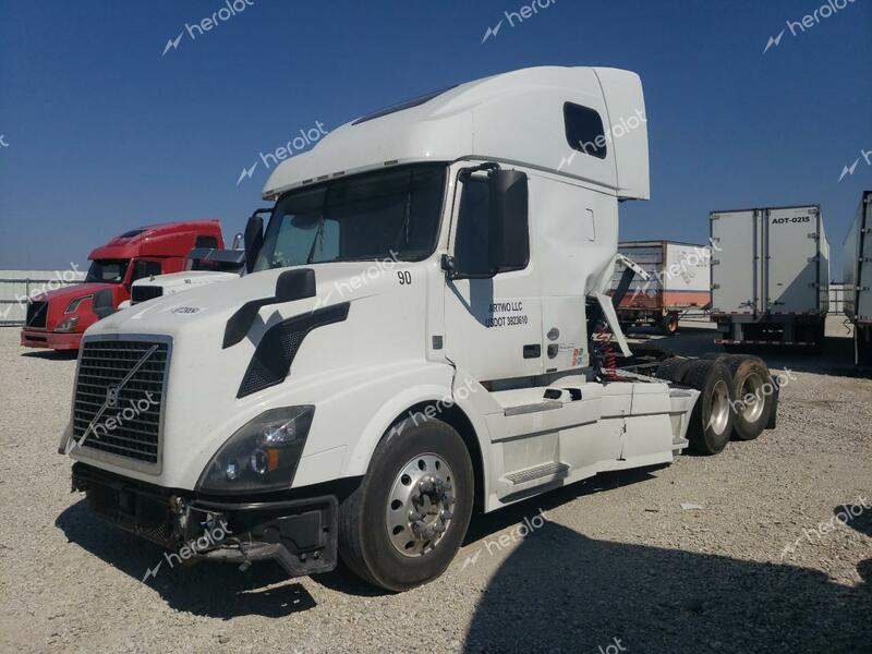 VOLVO VN VNL 2018 white  diesel 4V4NC9EH4JN997240 photo #3