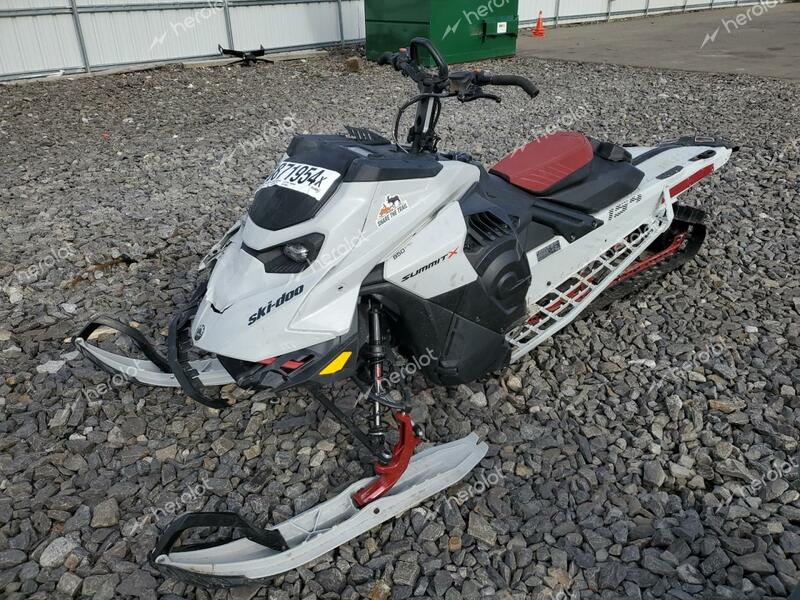 SKI DOO SUMMIT 2023 white   2BPSTNPL9PV000065 photo #3