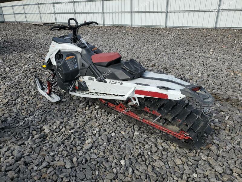 SKI DOO SUMMIT 2023 white   2BPSTNPL9PV000065 photo #4