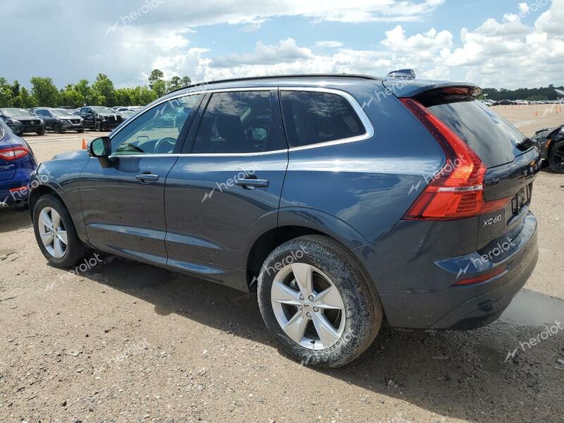 VOLVO XC60 B5 MO 2022 blue  gas YV4L12DK5N1059772 photo #3