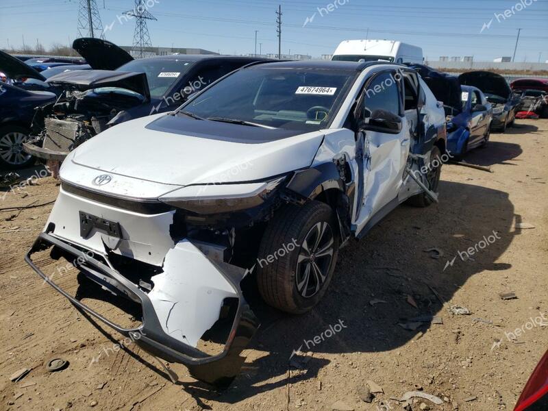 TOYOTA BZ4X XLE 2023 white  electric JTMABACA4PA012665 photo #1