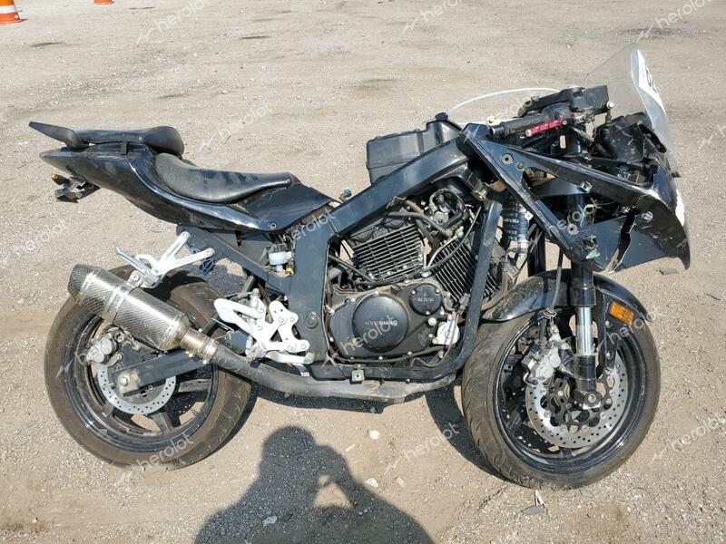 HYOSUNG GT250 R 2013 black  gas KM4MJ6278D1700213 photo #1